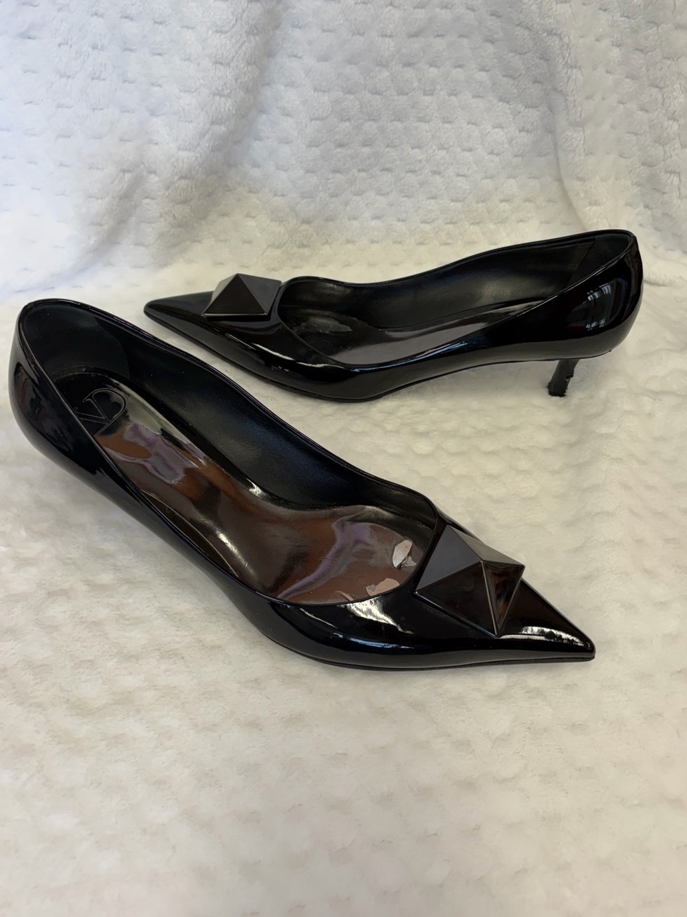 Valentino Garavani Black Patent Pointed Kitten Heel Pumps with Rockstud Accent